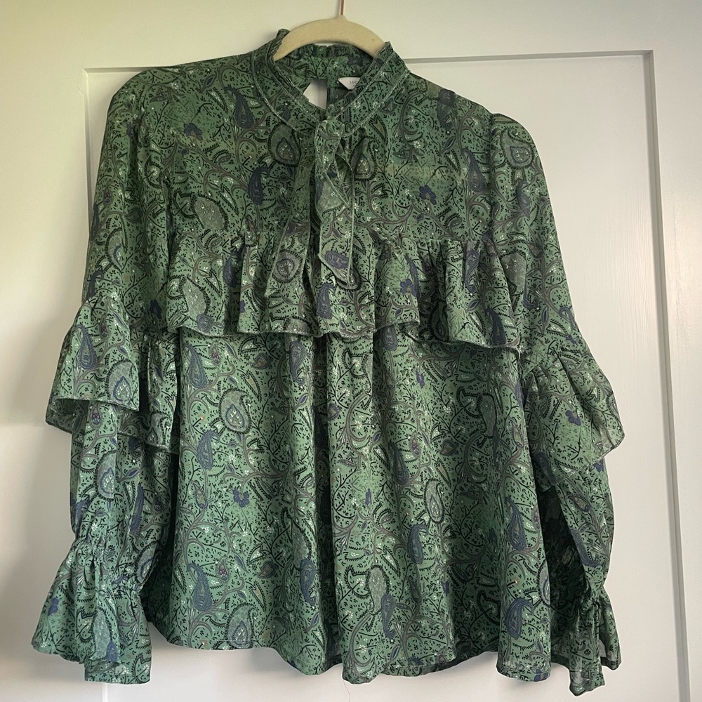 Lucky Brand green print blouse with ruffled sleeves and bow